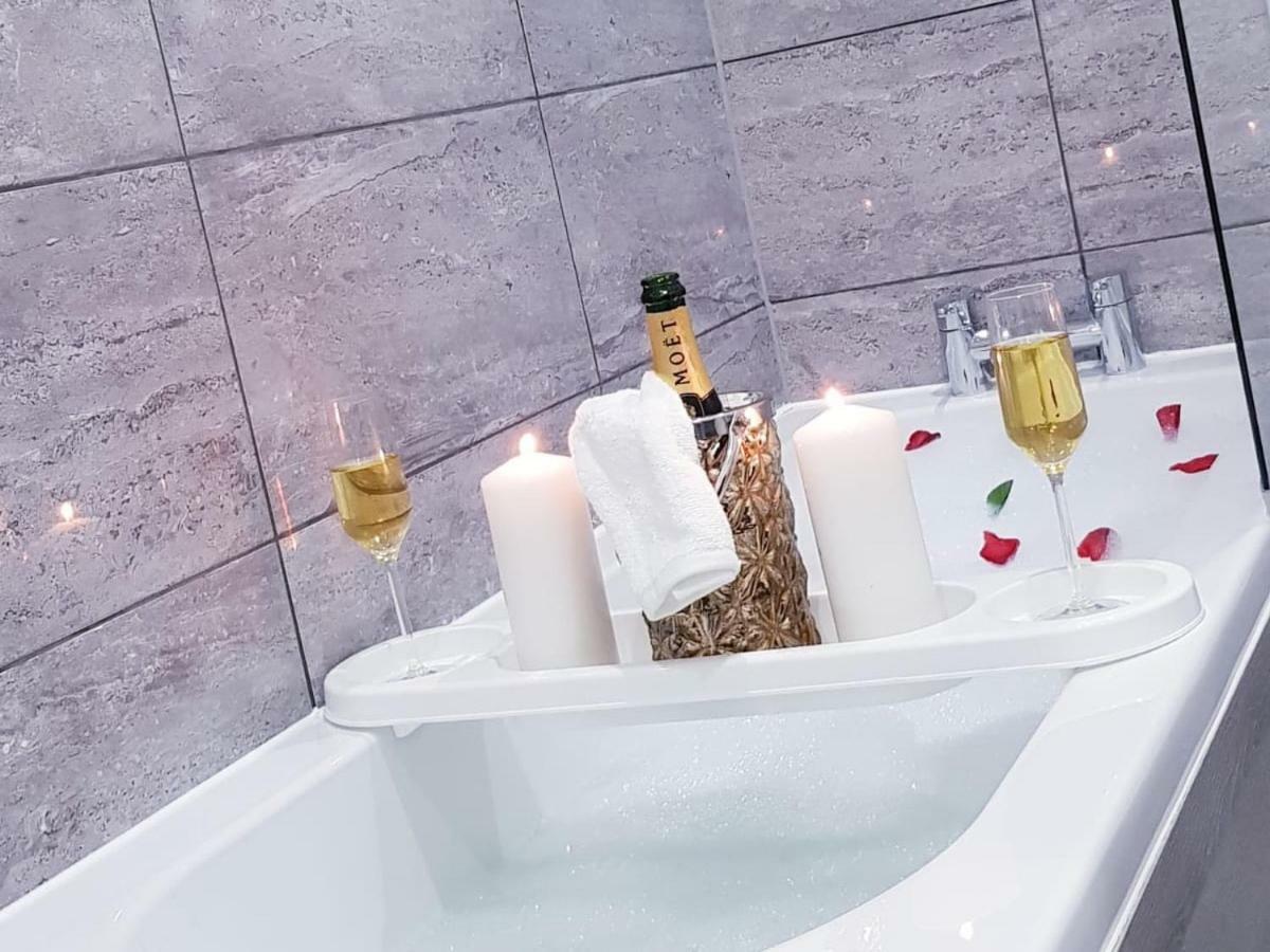 Z Home Apartments Лестер Экстерьер фото