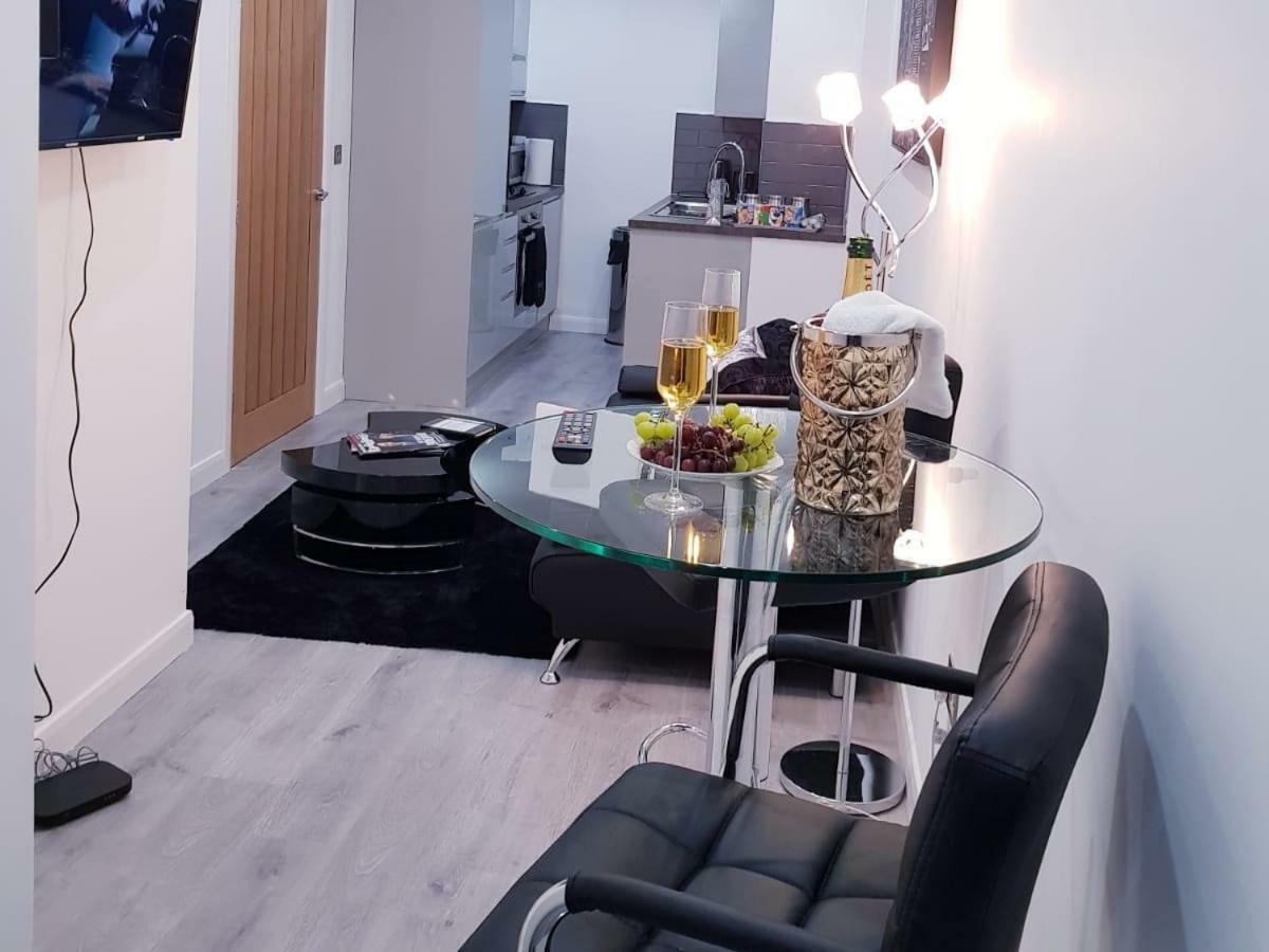 Z Home Apartments Лестер Экстерьер фото